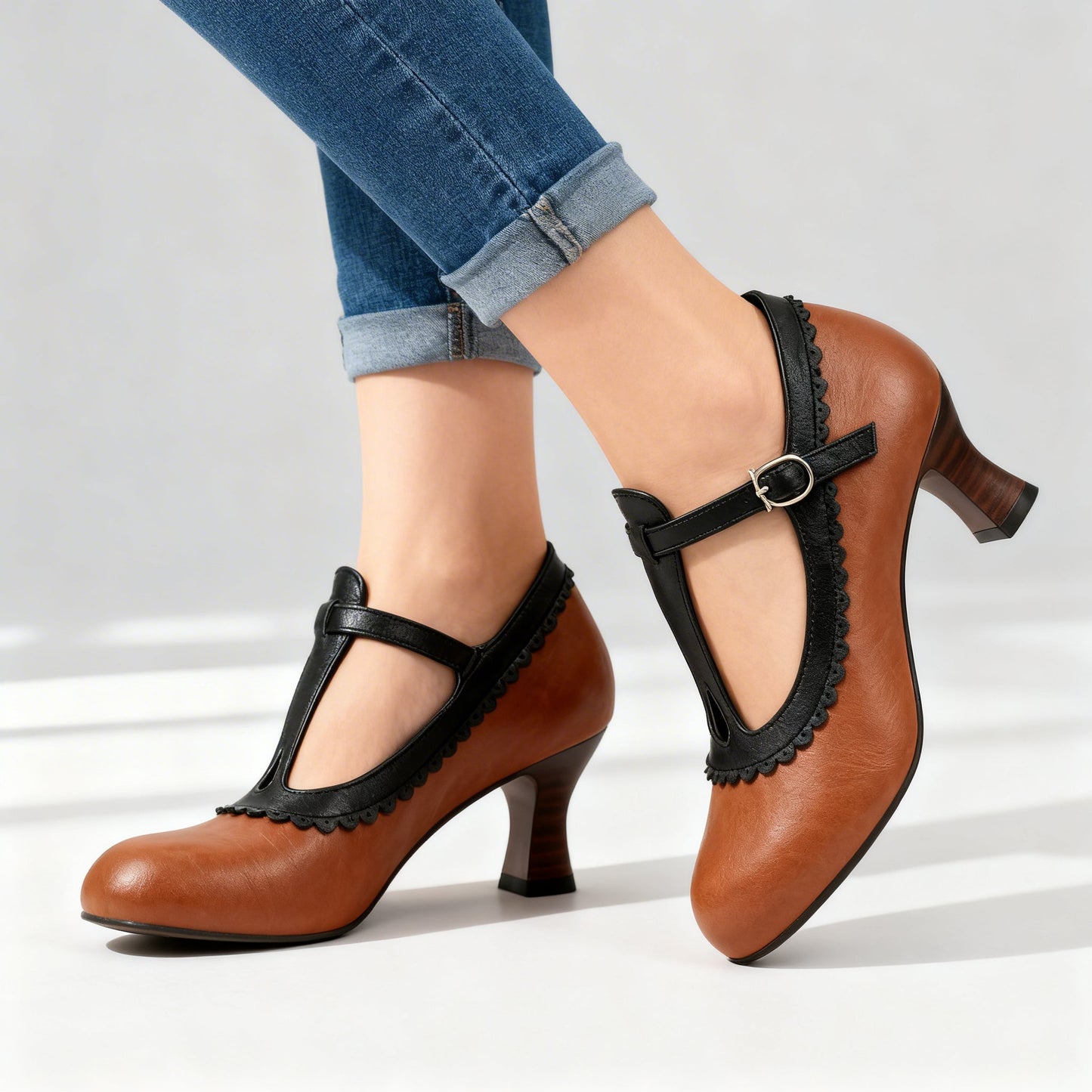 Women's Vintage Design Wavy T-Strap Slippers Klara