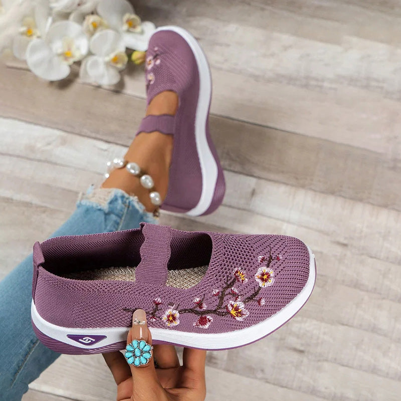 Women's Floral Embroidered Slip-On Shoes Klara