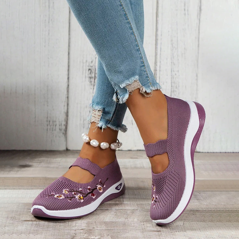 Women's Floral Embroidered Slip-On Shoes Klara