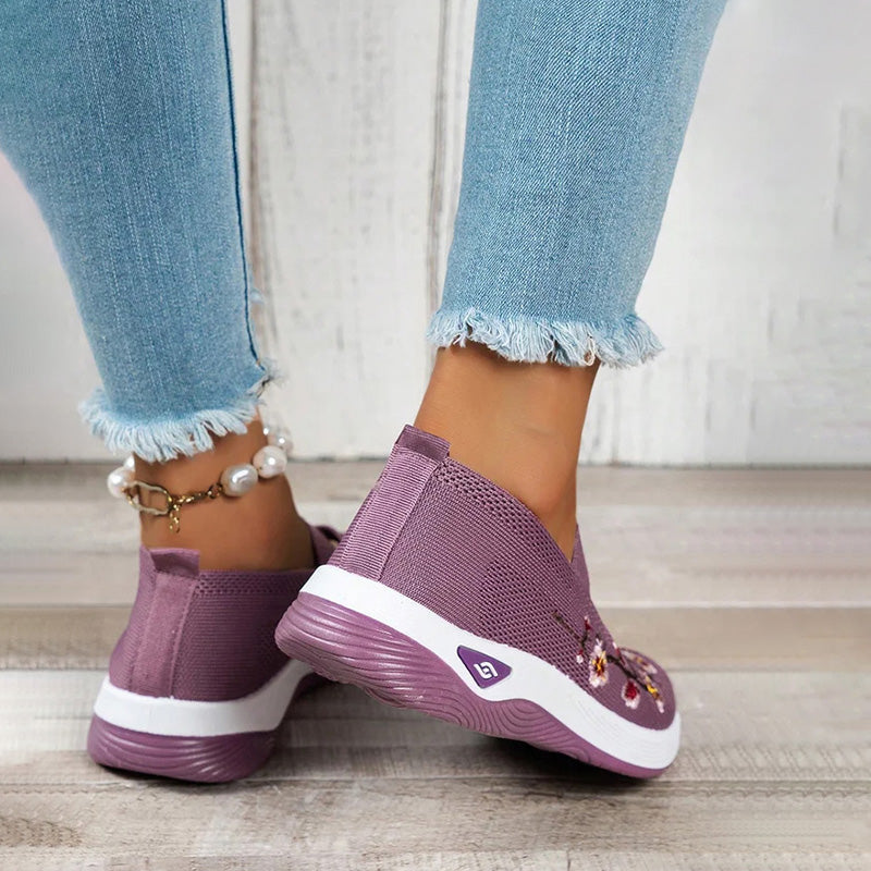 Women's Floral Embroidered Slip-On Shoes Klara