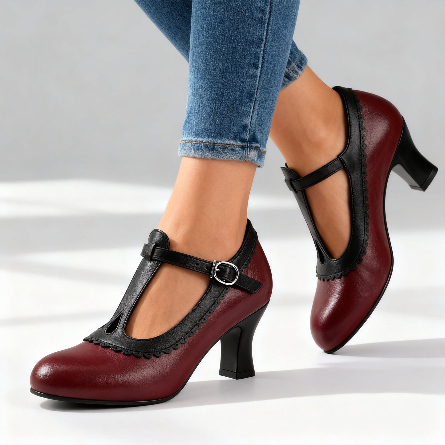 Women's Vintage Design Wavy T-Strap Slippers Klara